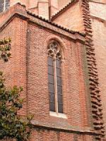 Toulouse, Cloitre des Augustins, Fenetre